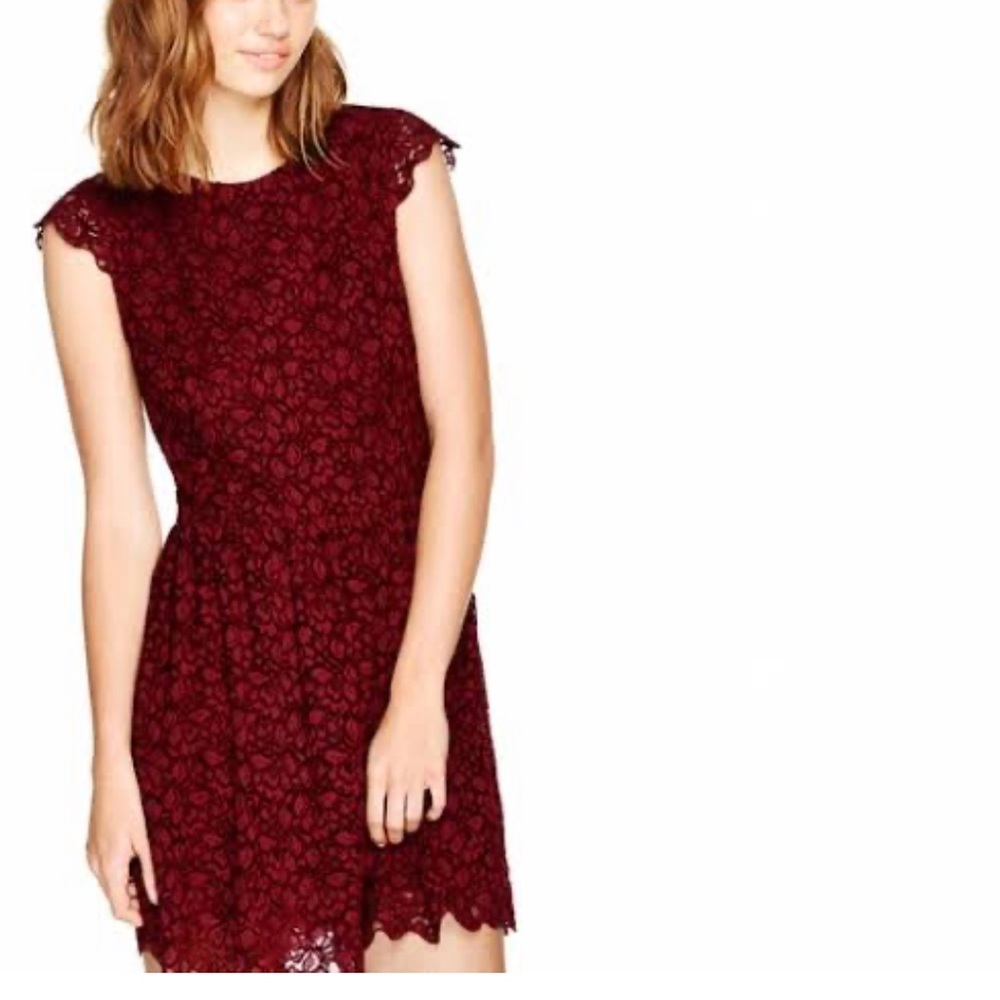 ARITZIA TALULA BELGRAVIA LACE DRESS IN BURGUNDY - Picture 1 of 4